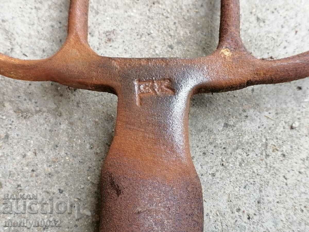 Delivery of Old villa, wrought iron