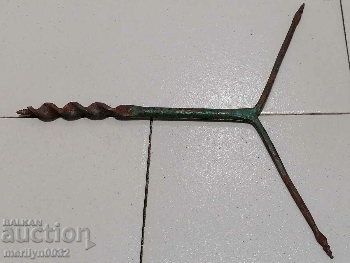 Ancient crutch, burgundy, screwdriver, wrought iron with price 33.00 BGN | € 16.87 Ancient crutch, burgundy, screwdriver, wrought iron with price 33.00 BGN | € 16.87