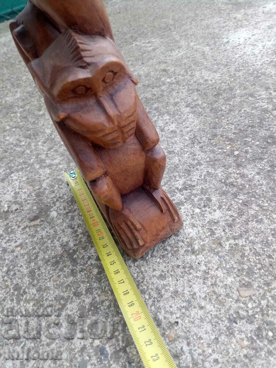 Auction  The three monkeys heard us, saw us, understood us