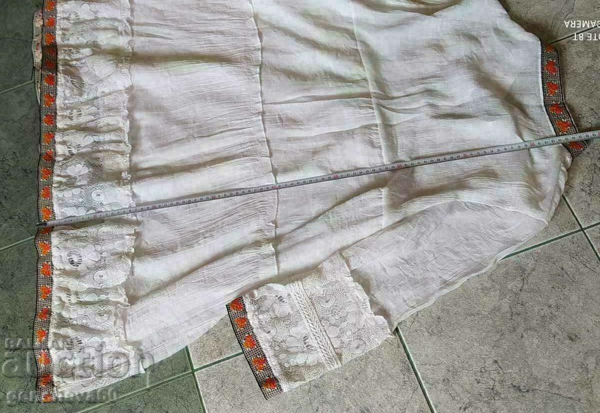 Auction White dress with lace, wide Auction White dress with lace, wide