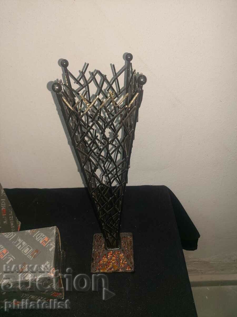 FLOWER BOX FOR DRIED FLOWERS, METAL, BEAUTIFUL MODEL with price 22.00 BGN | € 11.25 FLOWER BOX FOR DRIED FLOWERS, METAL, BEAUTIFUL MODEL with price 22.00 BGN | € 11.25