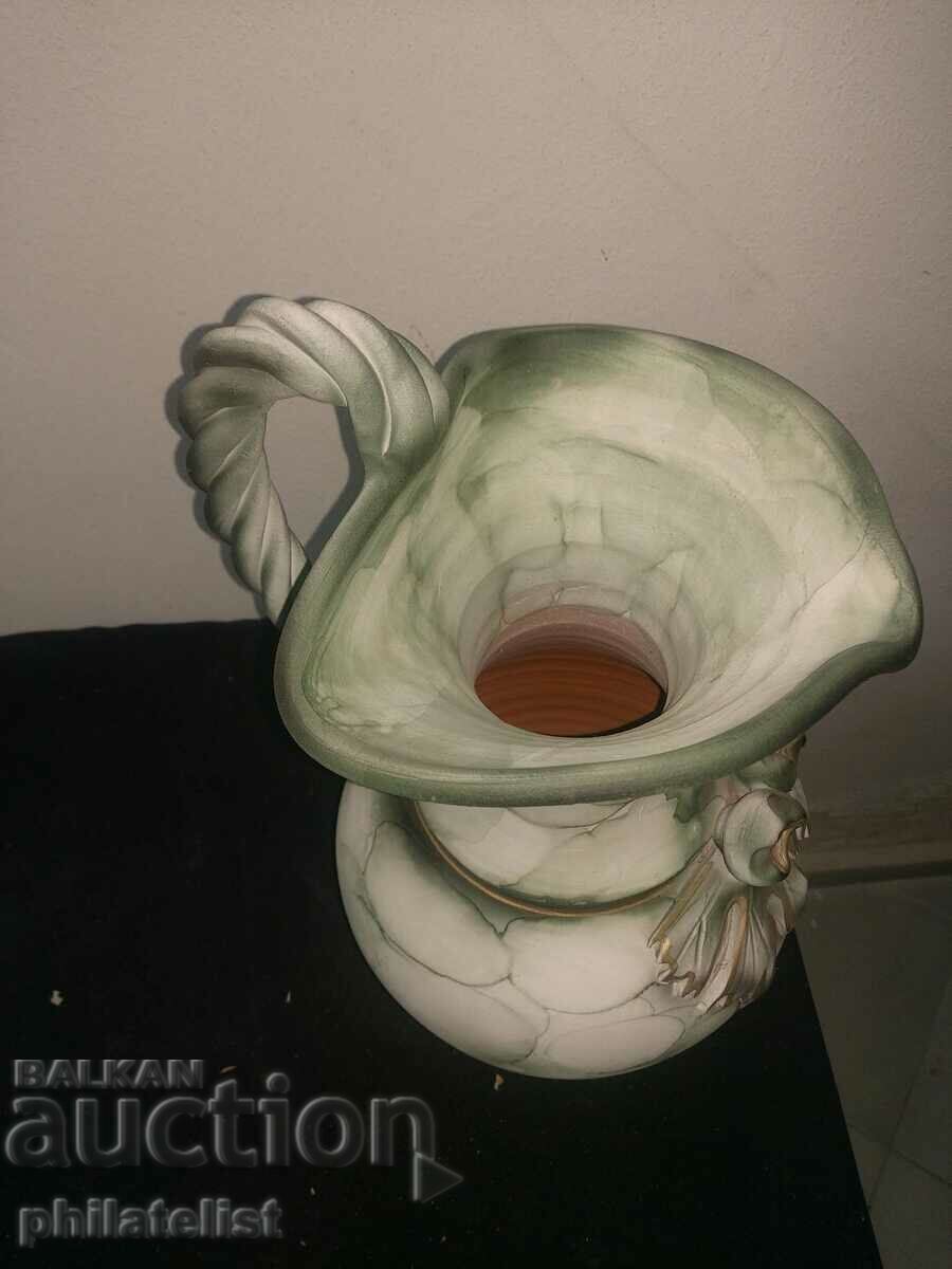 vaza mare de ceramica! cu preț 33.00 BGN | € 16.87