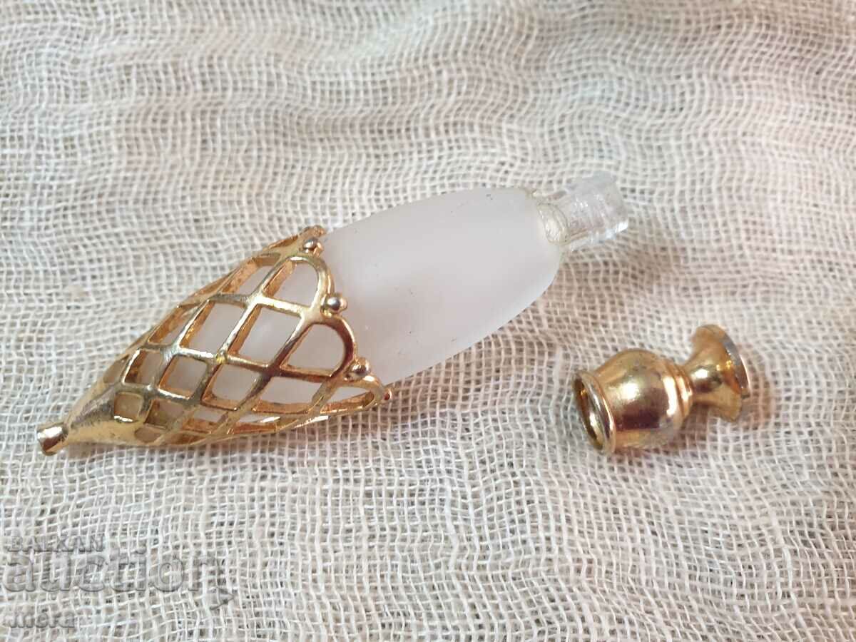 Auction An ancient bottle of perfume Auction An ancient bottle of perfume