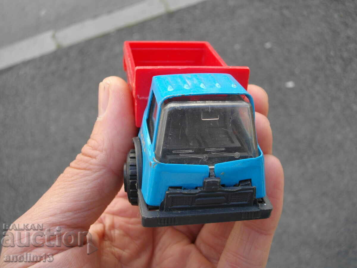 Аукцион СТАРА ЛАМАРИНЕНА ИГРАЧКА КАМИОНЧЕ МИР