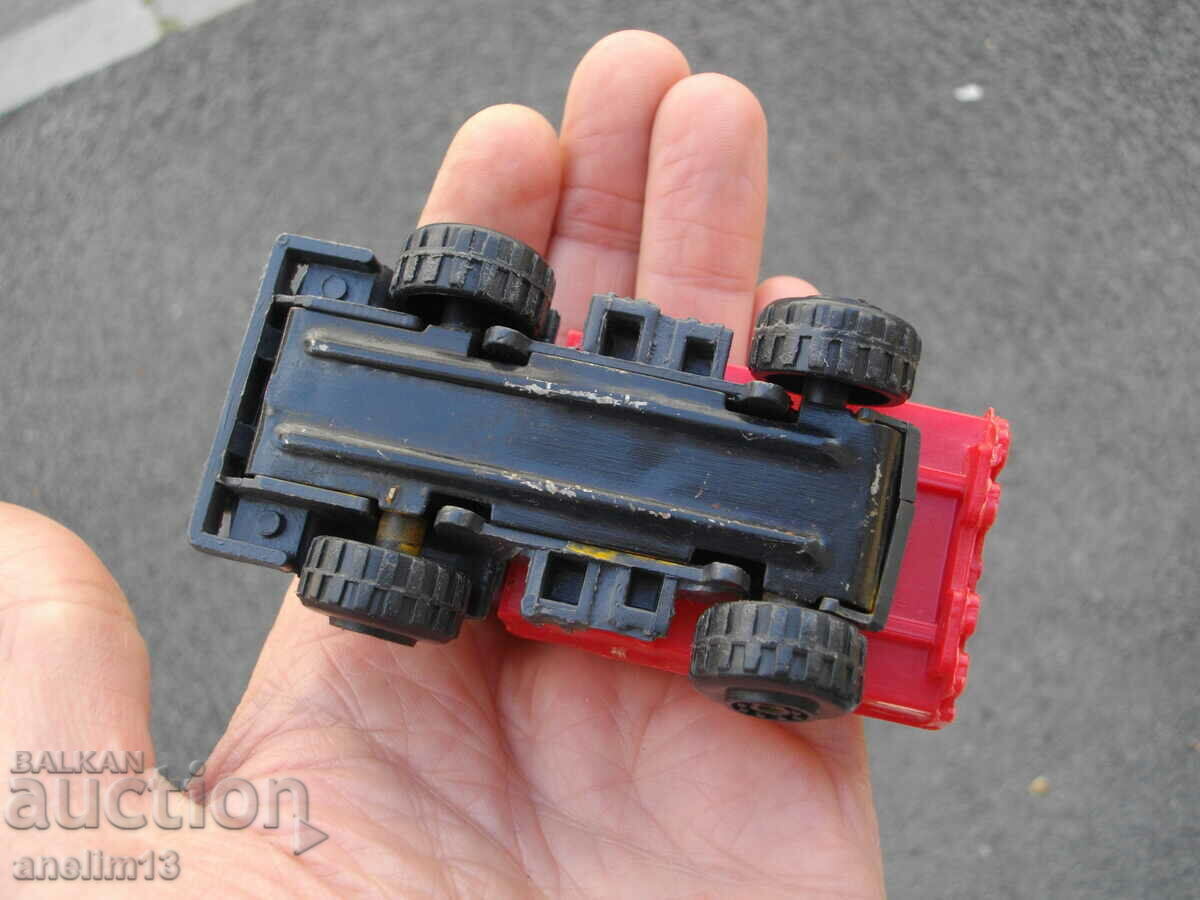 СТАРА ЛАМАРИНЕНА ИГРАЧКА КАМИОНЧЕ МИР - 6