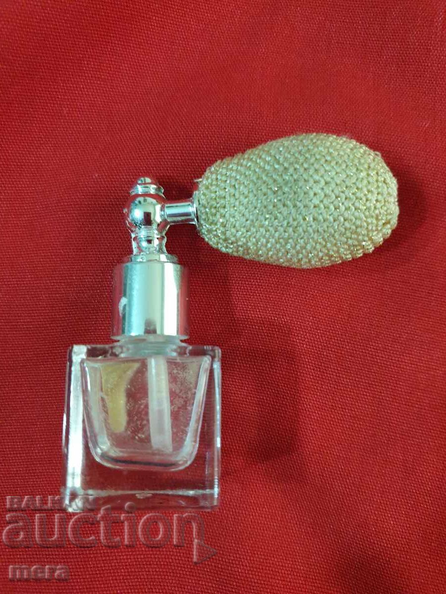 Glass perfume bottle with atomizer