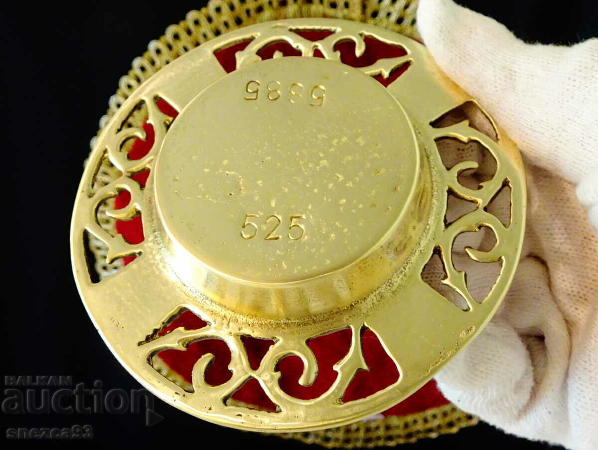 Antique Russian bronze ashtray, marked with price 25.00 BGN | € 12.78 Antique Russian bronze ashtray, marked with price 25.00 BGN | € 12.78