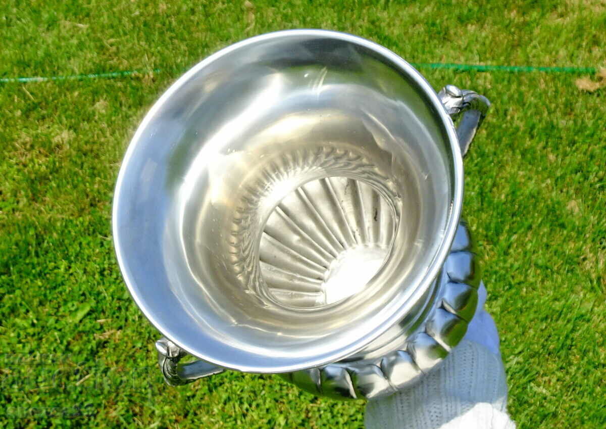 Аукцион Ваза от калай в стил Ампир 1.1 кг. Аукцион Ваза от калай в стил Ампир 1.1 кг.