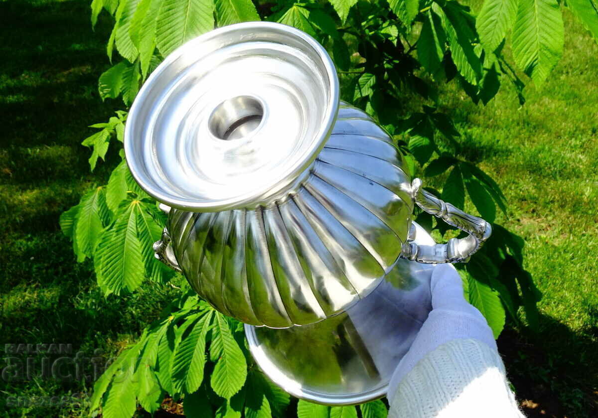 Доставка на Ваза от калай в стил Ампир 1.1 кг. Доставка на Ваза от калай в стил Ампир 1.1 кг.