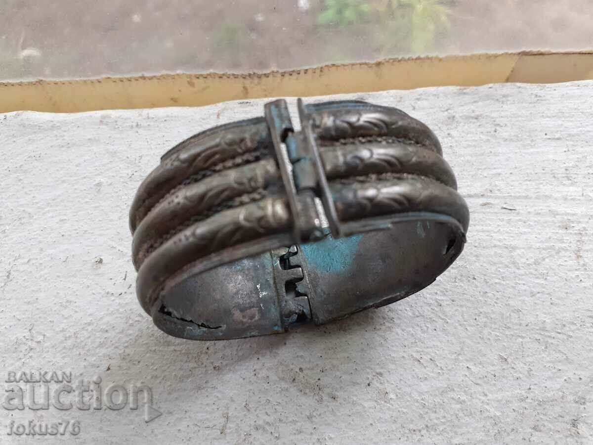 Old silver costume bracelet - Sachan