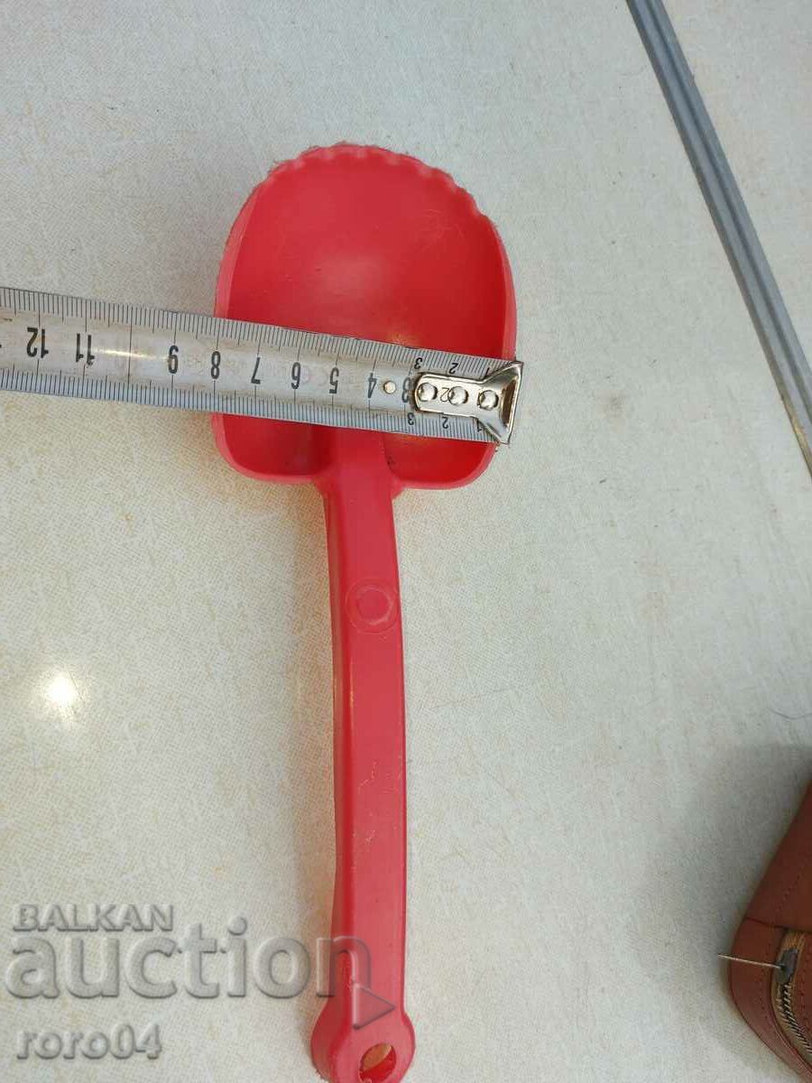 Delivery of CHILDREN'S SHOVEL - SOC. - NRB Delivery of CHILDREN'S SHOVEL - SOC. - NRB