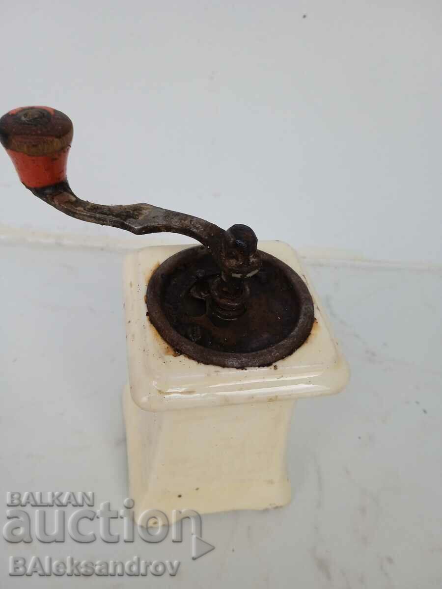 An old porcelain mill with price 16.00 BGN | € 8.18 An old porcelain mill with price 16.00 BGN | € 8.18