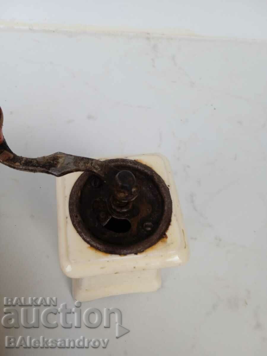 Auction An old porcelain mill Auction An old porcelain mill