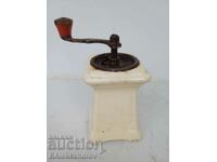 Παλιά πορσελάνινη μηχανή άλεσης