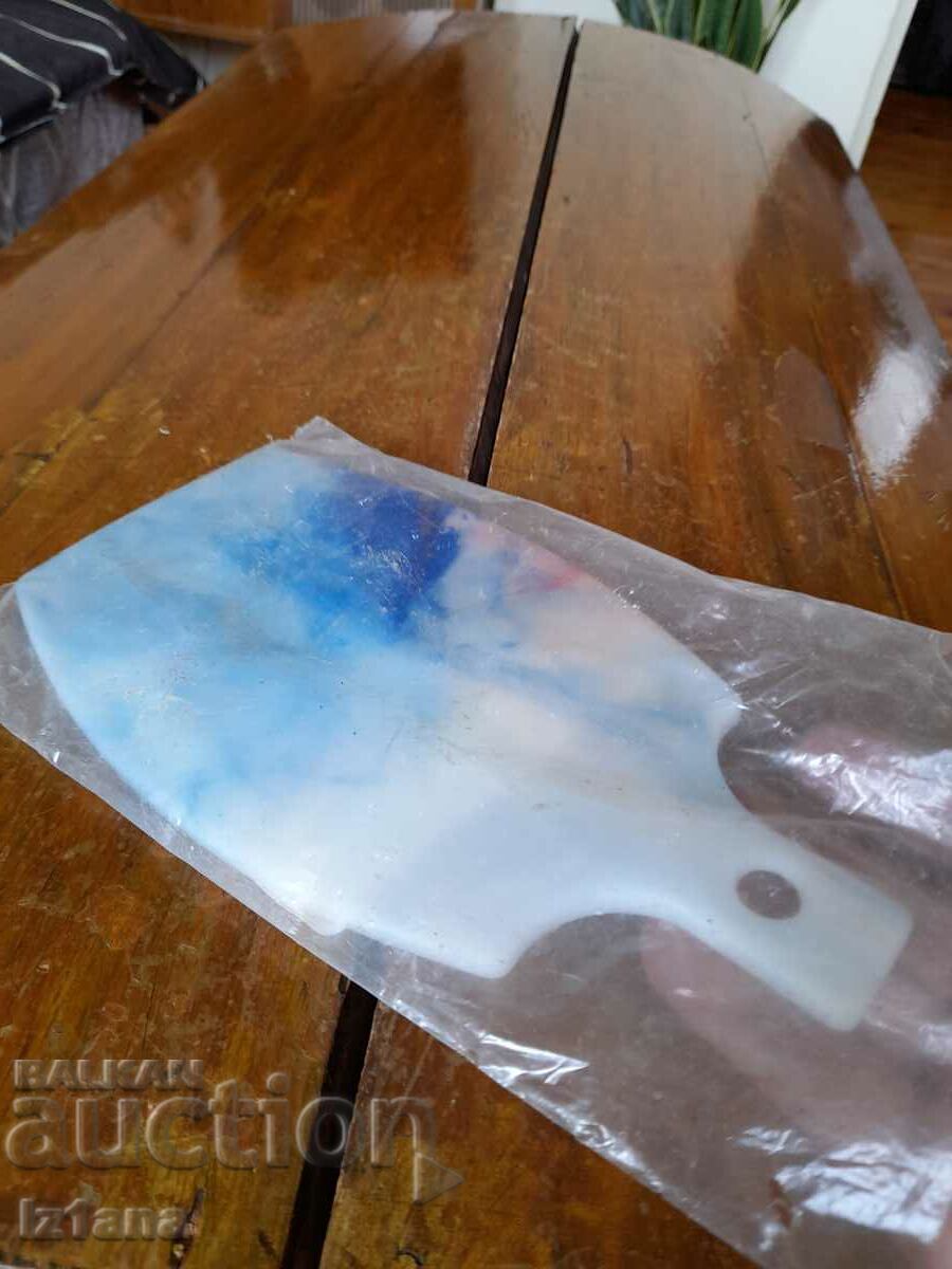Auction  Old household plastic cutting board