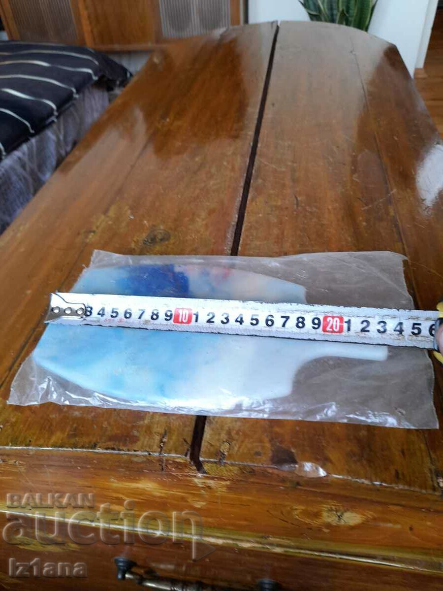 Delivery of Old household plastic cutting board