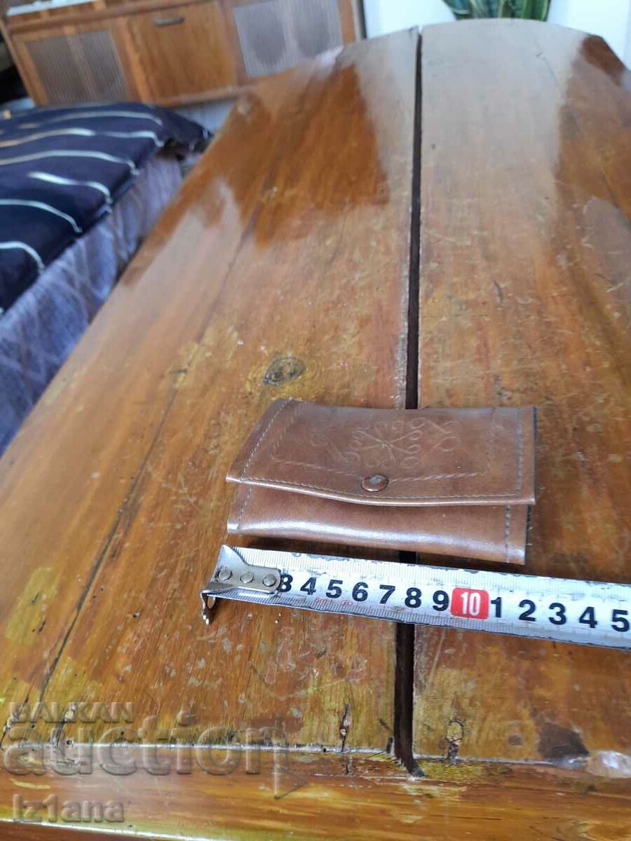 An old leather purse - 5 An old leather purse - 5