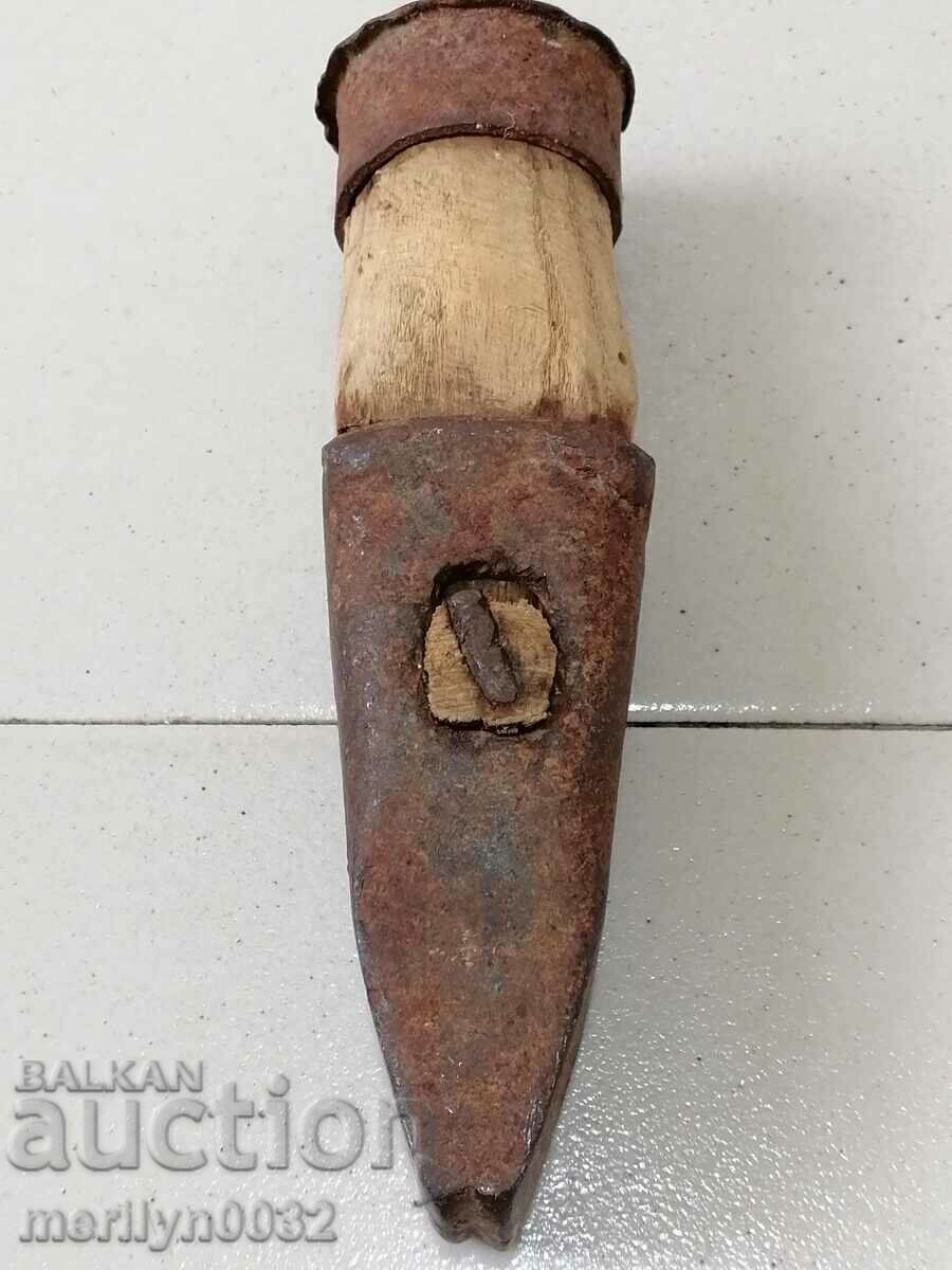 Delivery of Old hammer hammer, wooden, wrought iron, barrel