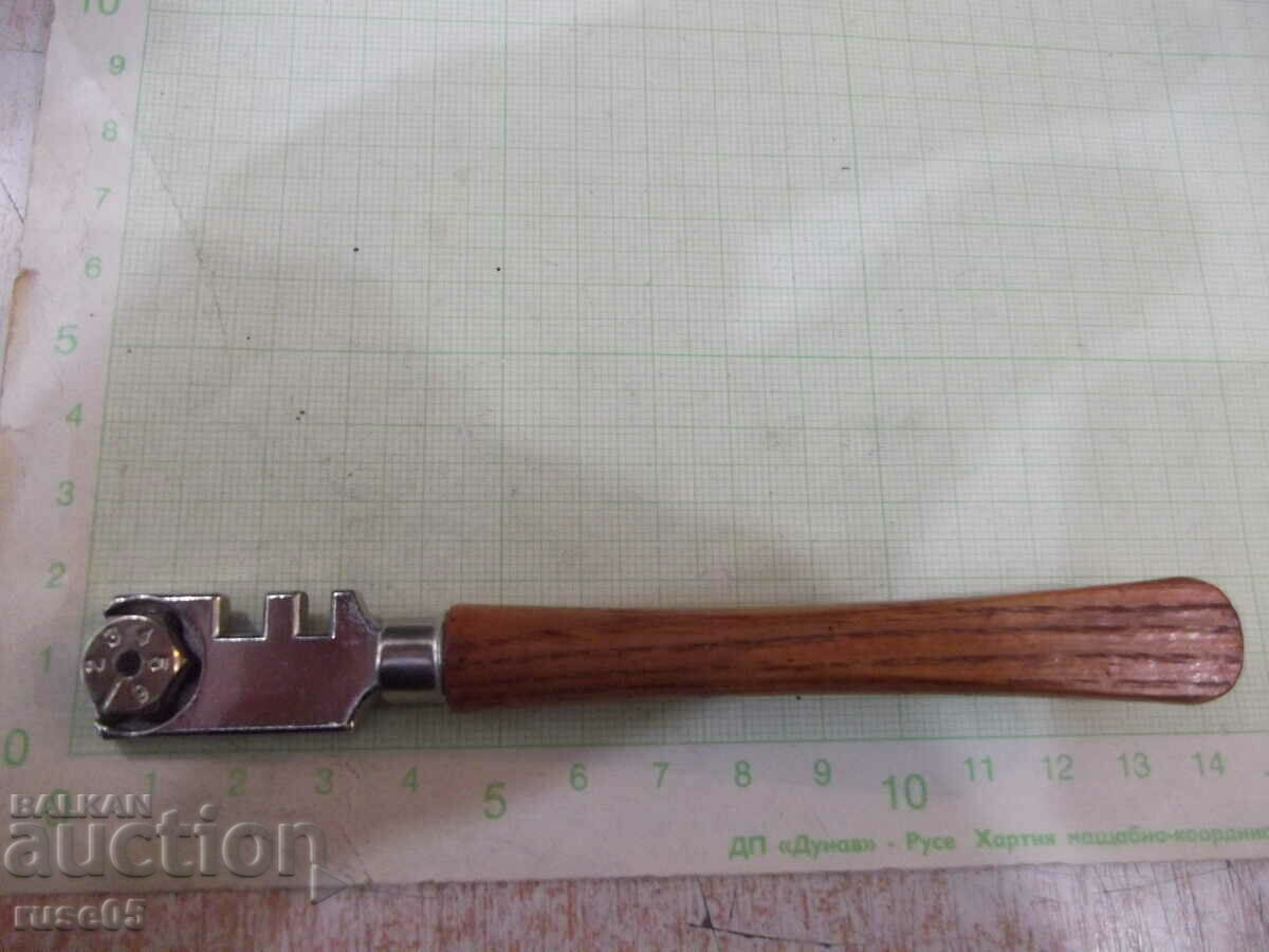 Glass cutter "TROY" with price 3.00 BGN | € 1.53 Glass cutter "TROY" with price 3.00 BGN | € 1.53