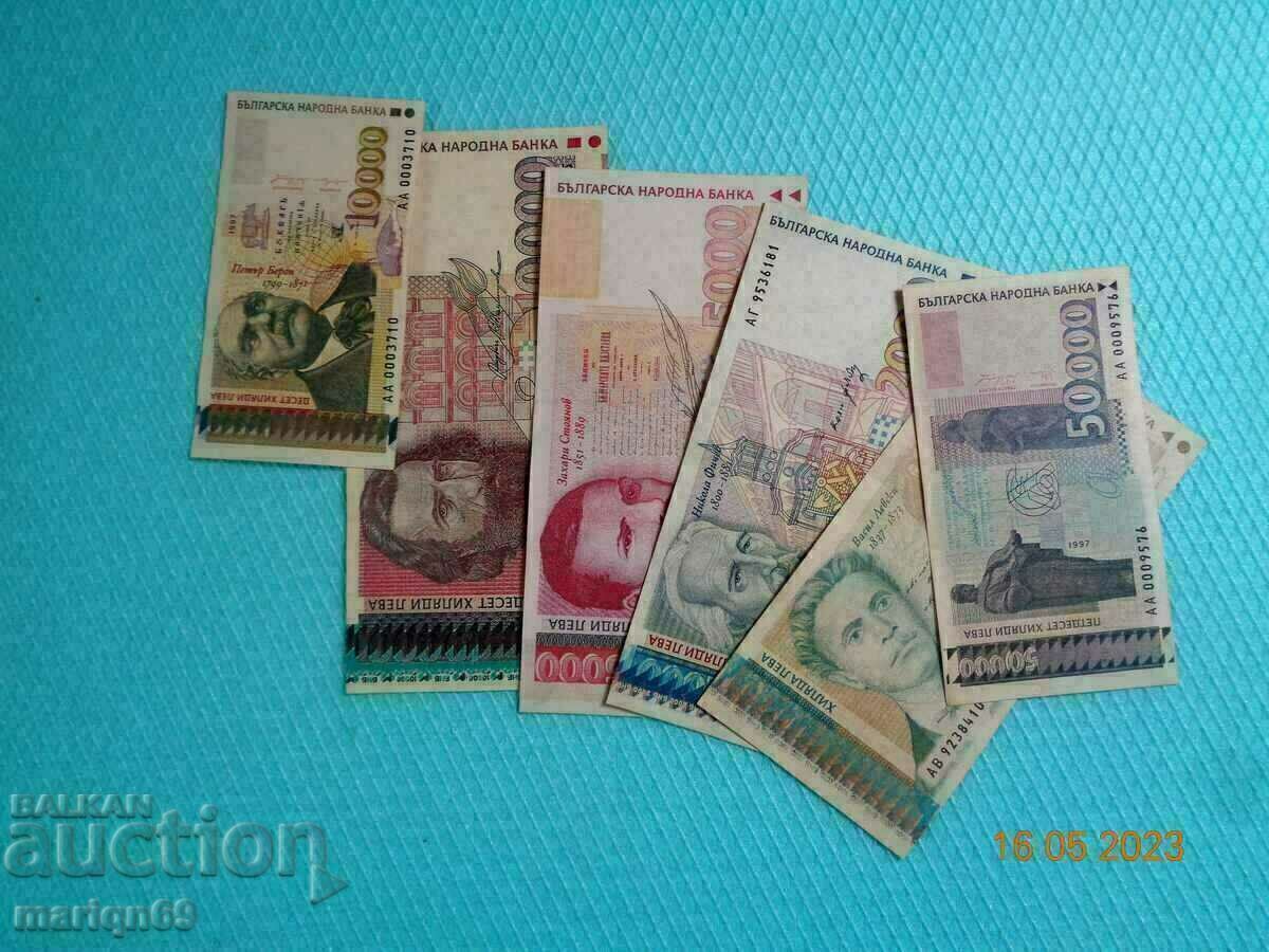 Delivery of EXCELLENT IT CAN BE SEEN 6+++ /they are copies but what kind?/