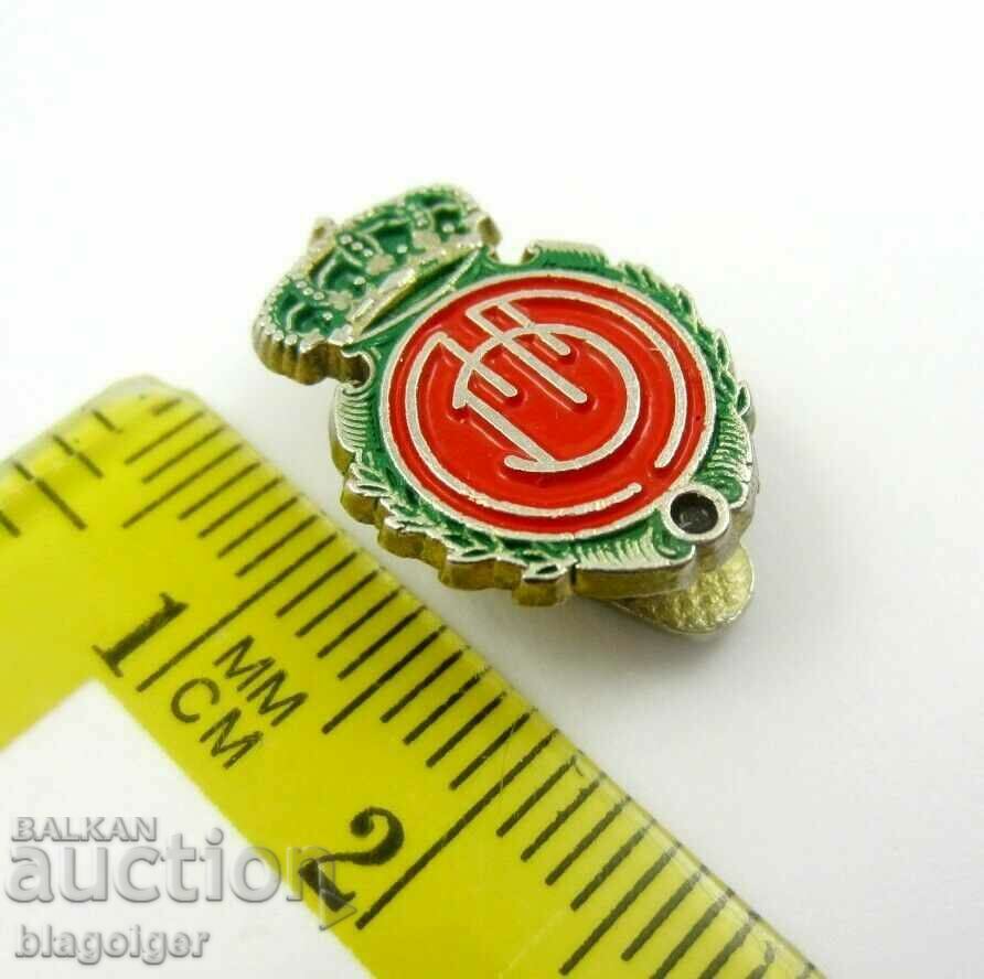 Delivery of OLD SOCCER BADGE- MALLORCA SPAIN- BUTTONELLA Delivery of OLD SOCCER BADGE- MALLORCA SPAIN- BUTTONELLA