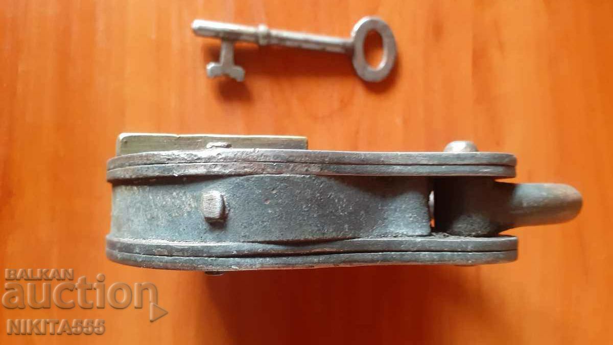 A rare large padlock from the 1920s-30s - 5 A rare large padlock from the 1920s-30s - 5