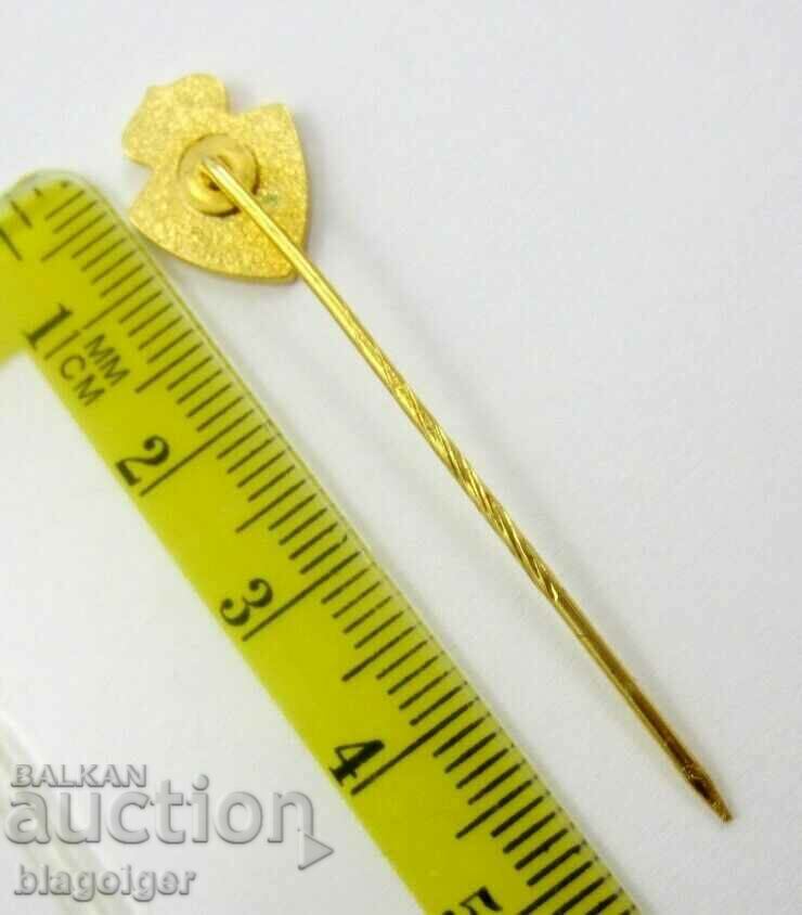 OLD FOOTBALL BADGE - FOOTBALL FEDERATION OF THE NETHERLANDS - EMAIL with price 9.00 BGN | € 4.60