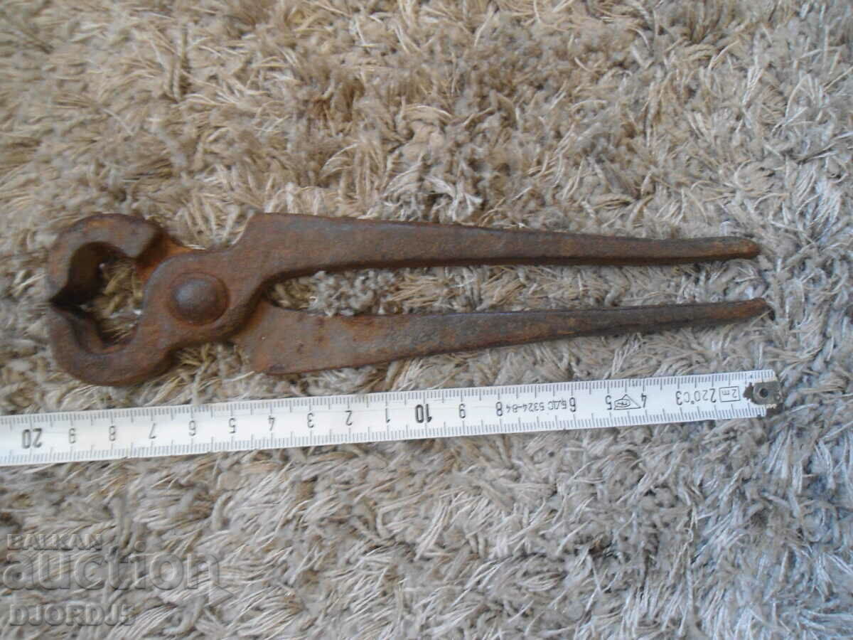 Delivery of Old pliers Delivery of Old pliers