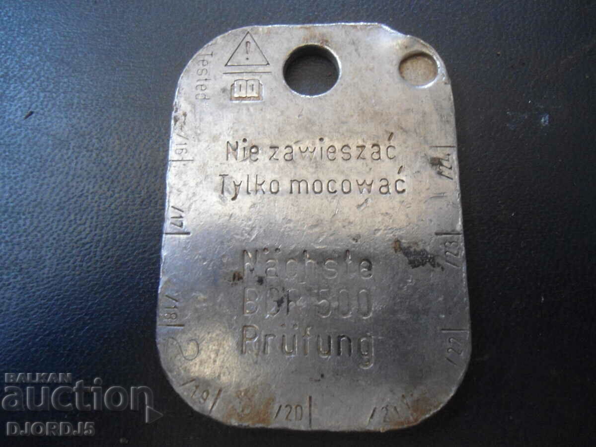 Delivery of An old metal plate