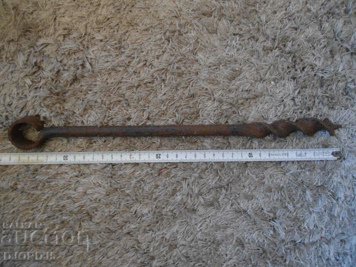 Παράδοση Παλιά τρυπάνι, τσιπς Παράδοση Παλιά τρυπάνι, τσιπς