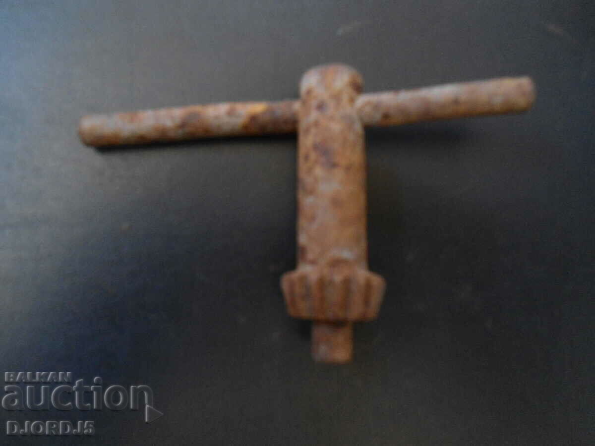 Old drill key with price 2.00 BGN | € 1.02 Old drill key with price 2.00 BGN | € 1.02