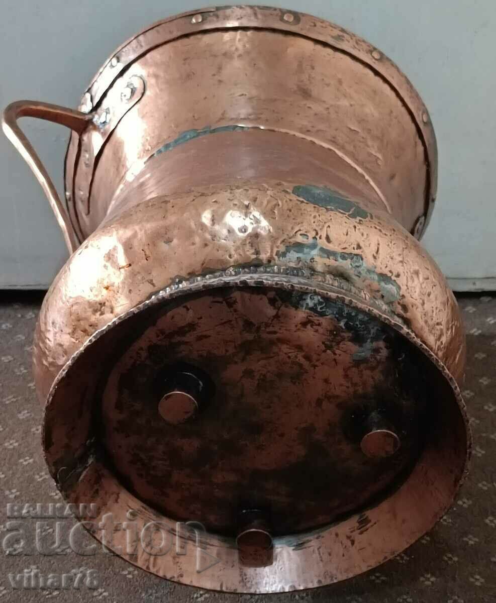 A large solid copper vessel - 6 A large solid copper vessel - 6