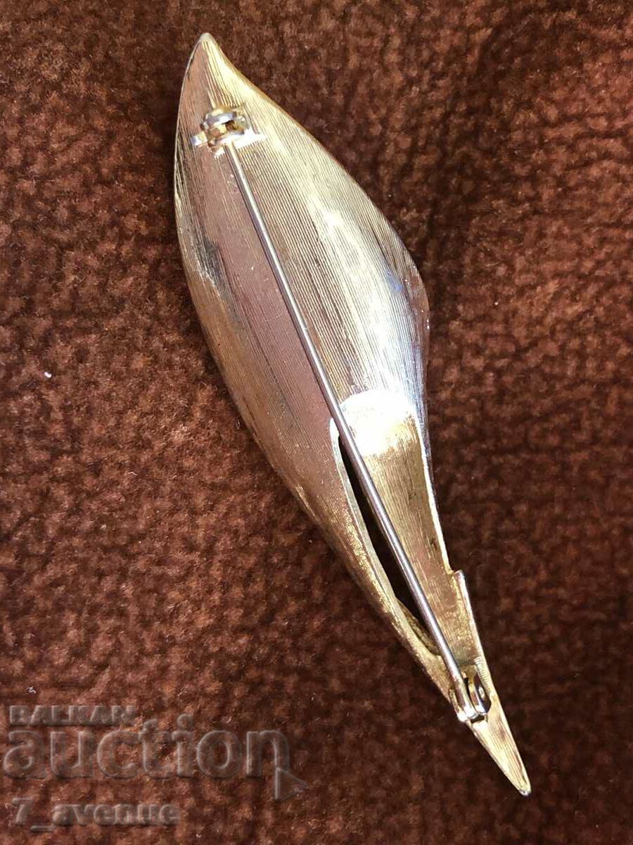 Auction BROOCH with pearl Auction BROOCH with pearl