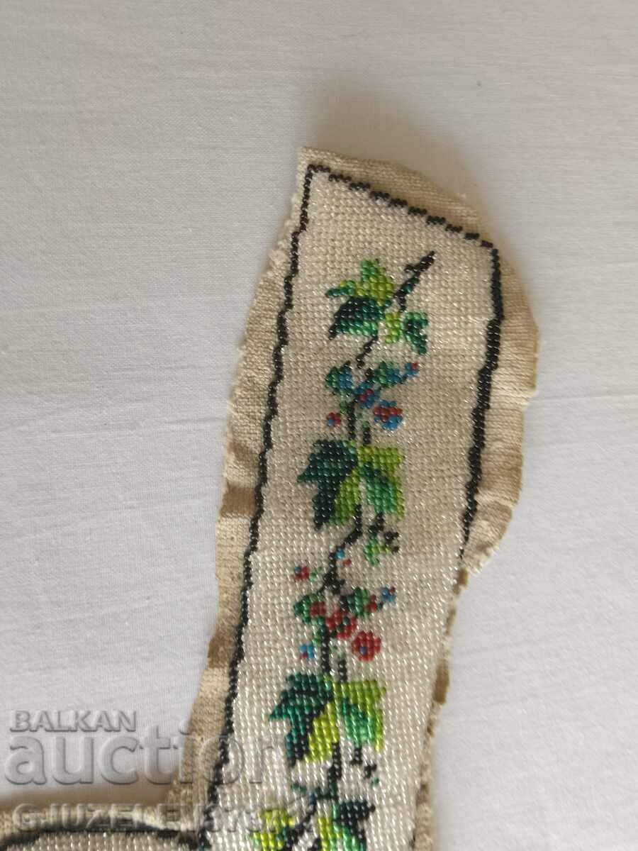 Delivery of Unique in perfect condition working pattern for slippers from