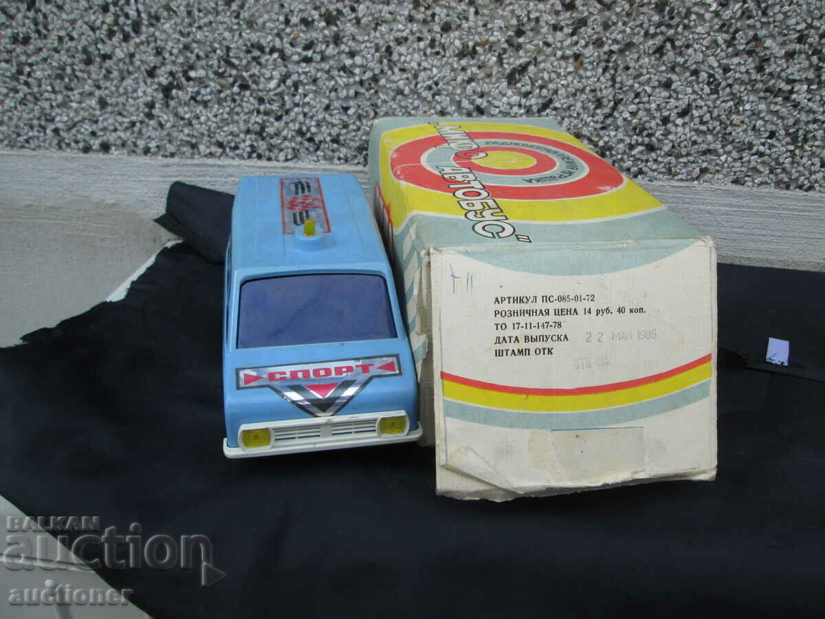 Auction  PLASTIC CAR WITH ITS BOX BIKE SPORT - USSR