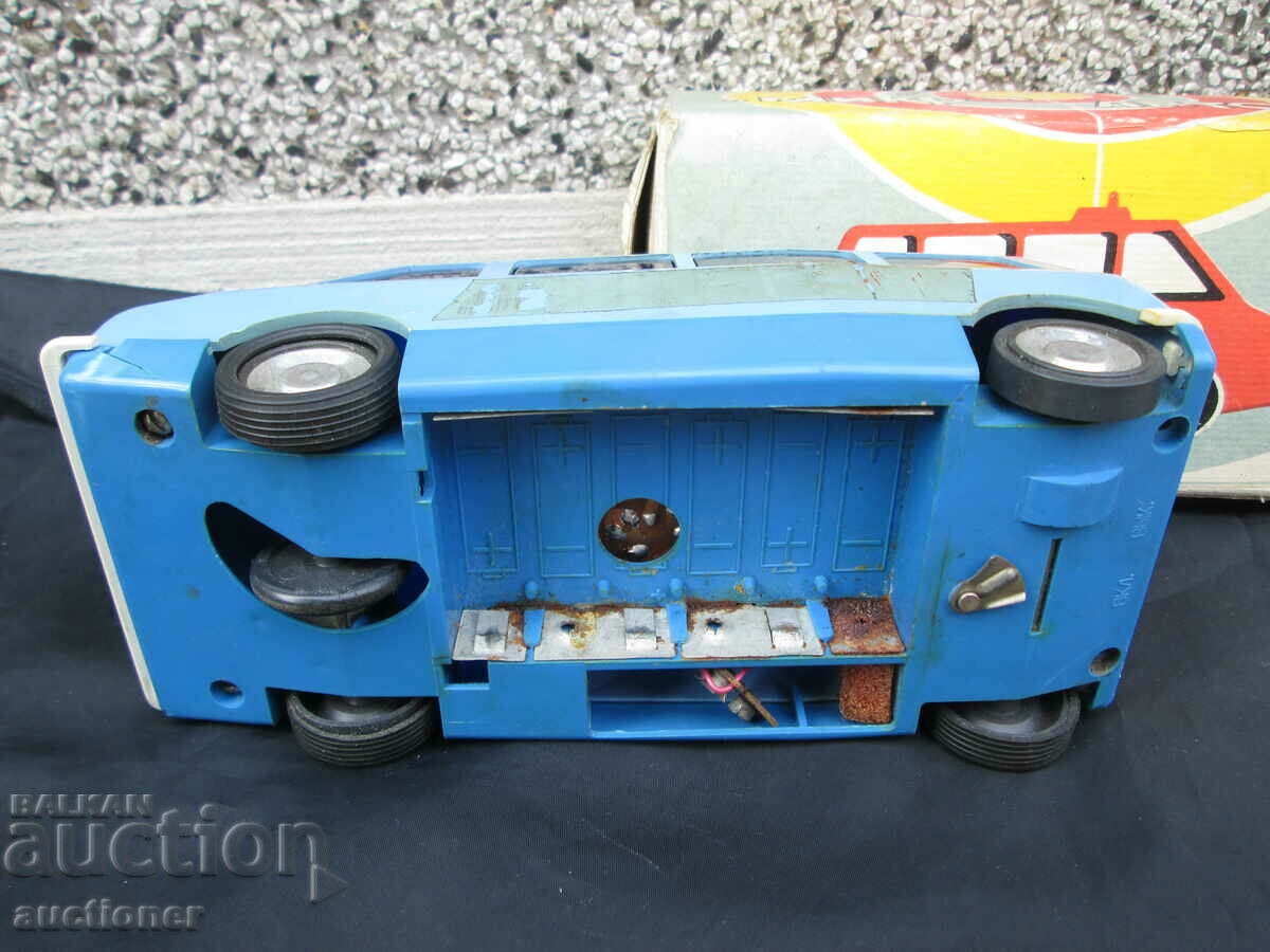 Delivery of PLASTIC CAR WITH ITS BOX BIKE SPORT - USSR