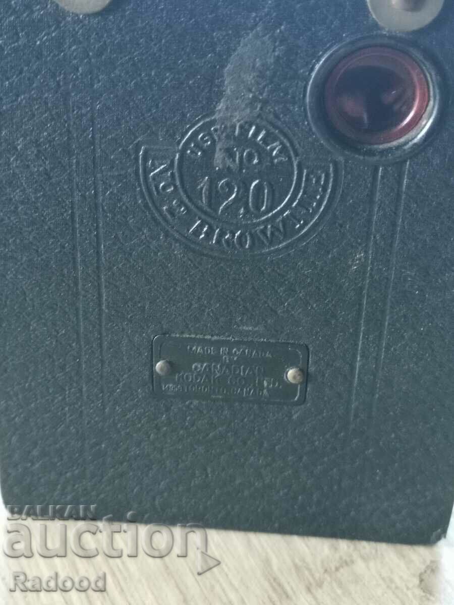 Auction BROWNIE Canada 120 camera Auction BROWNIE Canada 120 camera