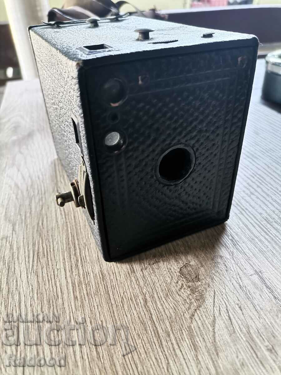 BROWNIE Canada 120 camera - 6 BROWNIE Canada 120 camera - 6