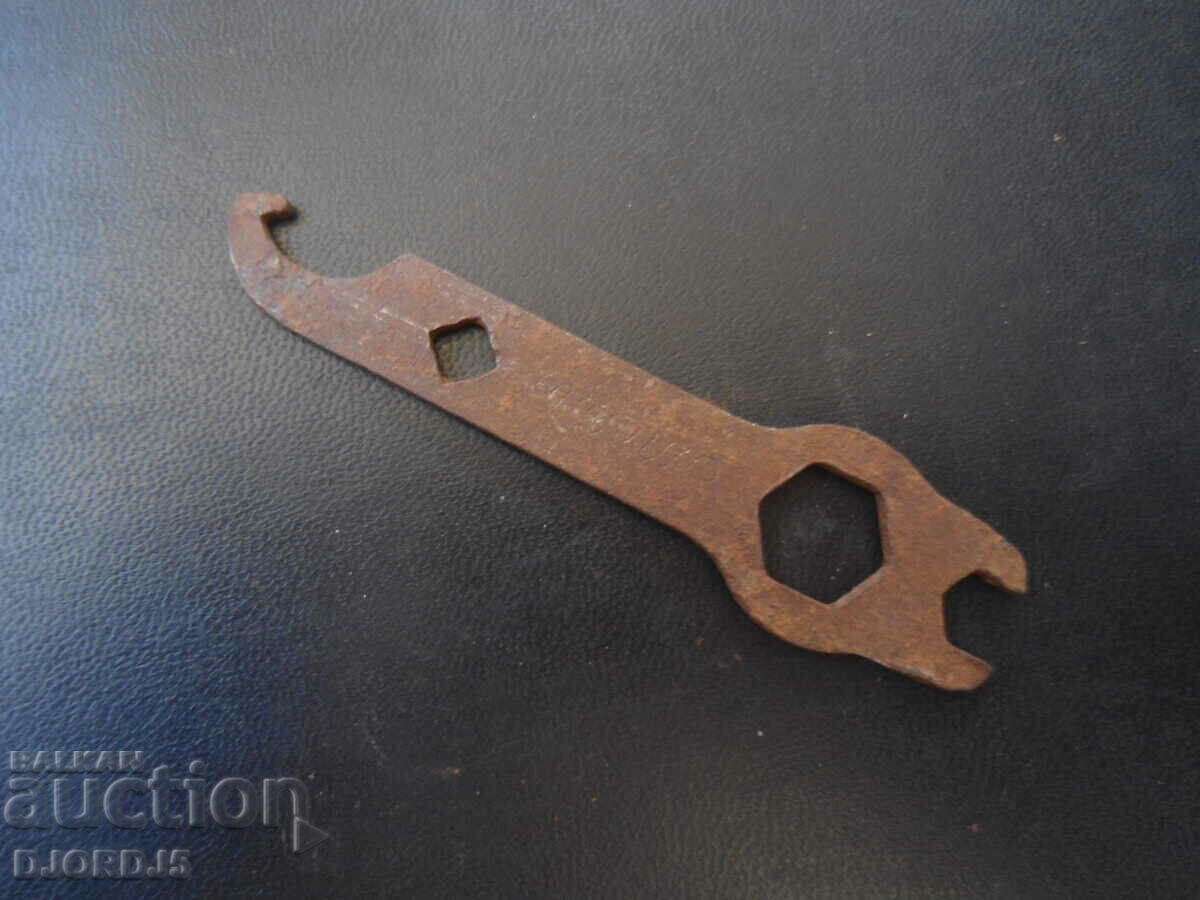 An old switch with price 2.00 BGN | € 1.02 An old switch with price 2.00 BGN | € 1.02