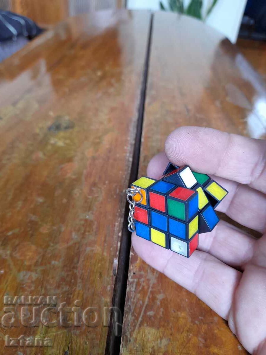 Breloc vechi cub Rubik - 5 Breloc vechi cub Rubik - 5