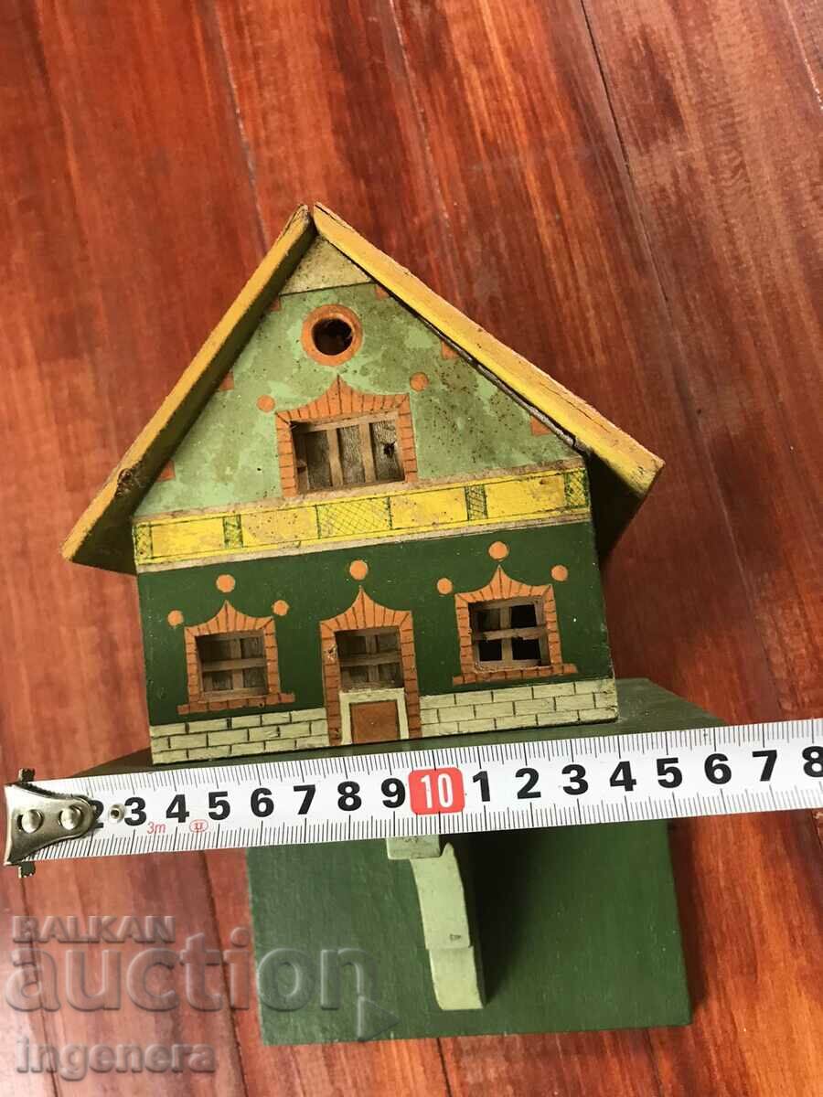 Licitație CASĂ DIN LEMN DECORATIE PANOU DE PERETE pictată manual