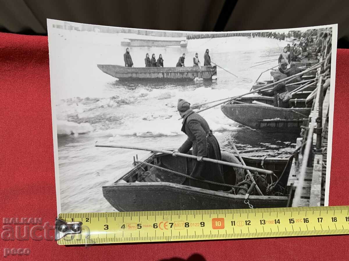 WWI 1944-45 Bulgarian military units Pontoneri with price 50.00 BGN | € 25.56 WWI 1944-45 Bulgarian military units Pontoneri with price 50.00 BGN | € 25.56