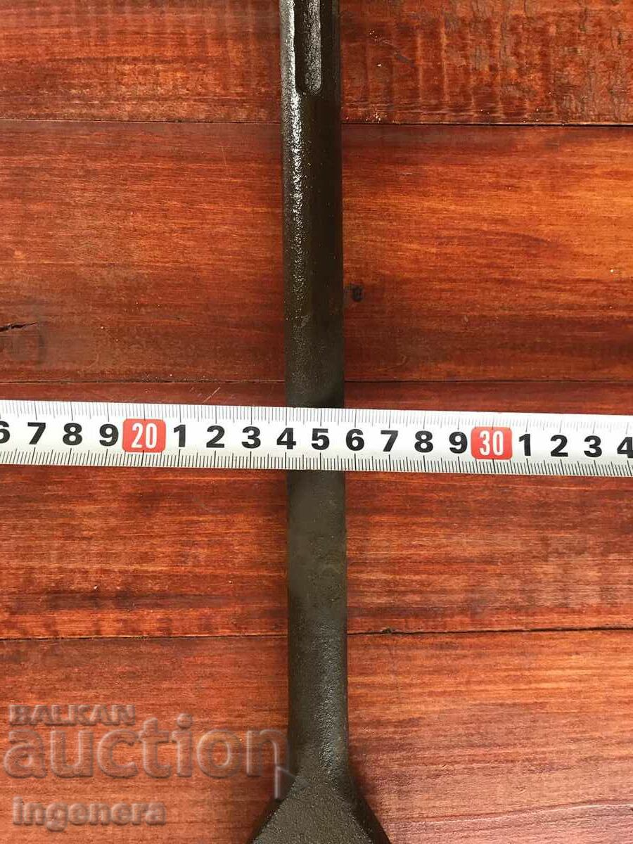 Auction TOOL CHISEL CUTTER METAL Auction TOOL CHISEL CUTTER METAL