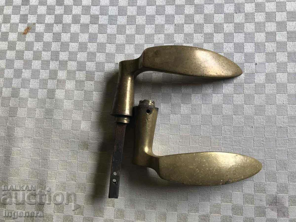 Licitație MÂNERE SCUT BRONZ ALAMA ANTICH Licitație MÂNERE SCUT BRONZ ALAMA ANTICH