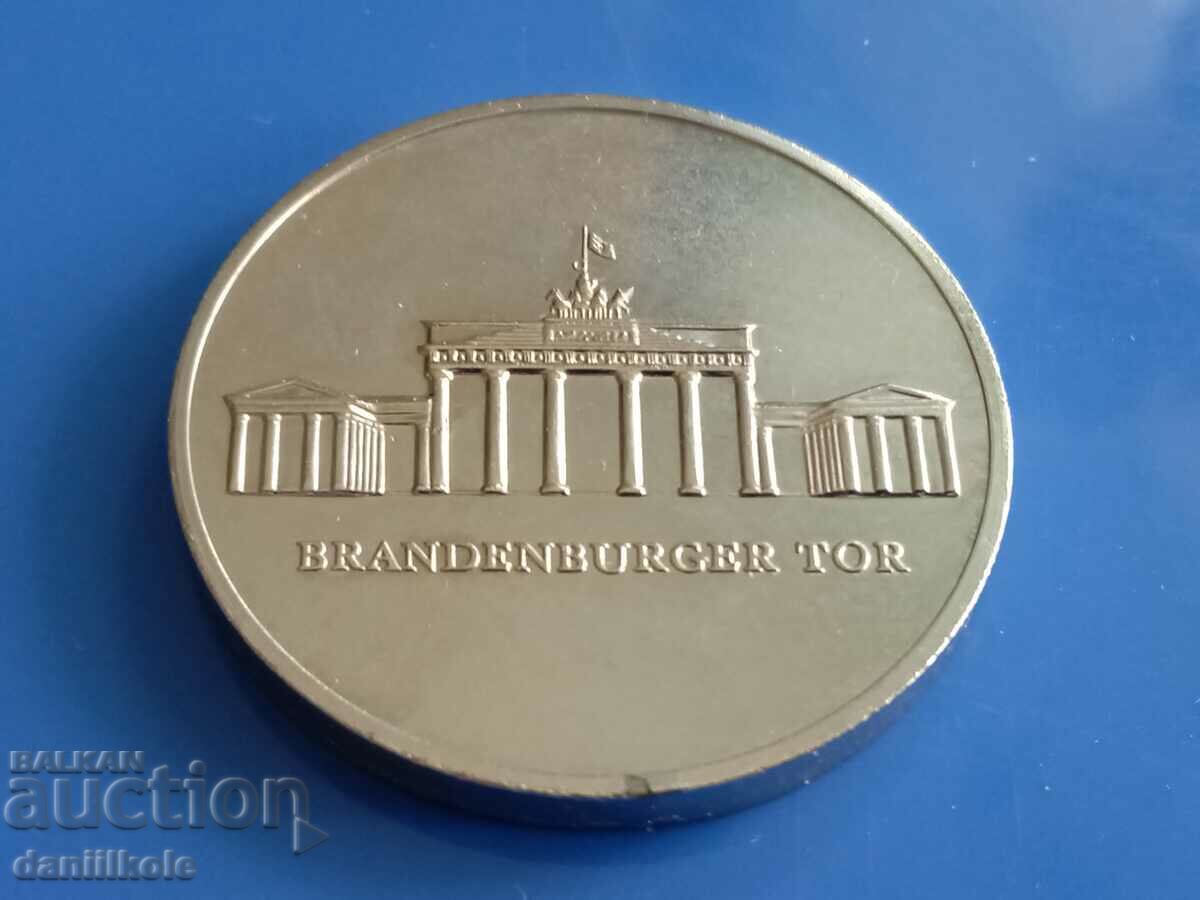 *$*Y*$* BERLIN - CAPITAL OF THE GDR BRANDENBURG GATE *$*Y*$* - 6 *$*Y*$* BERLIN - CAPITAL OF THE GDR BRANDENBURG GATE *$*Y*$* - 6