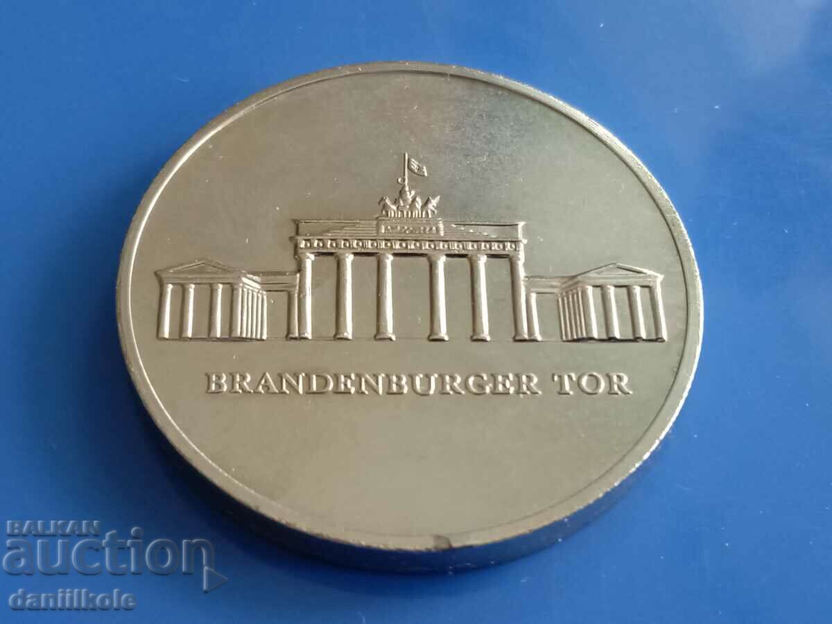 *$*Y*$* BERLIN - CAPITAL OF THE GDR BRANDENBURG GATE *$*Y*$* - 7 *$*Y*$* BERLIN - CAPITAL OF THE GDR BRANDENBURG GATE *$*Y*$* - 7