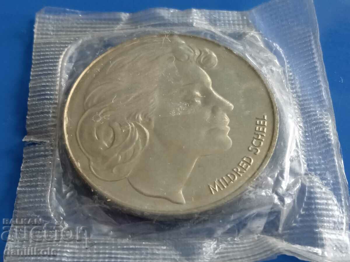 Delivery of *$*Y*$* GERMAN CANCER FOUNDATION MILDRED SCHIELLE *$*Y*$* Delivery of *$*Y*$* GERMAN CANCER FOUNDATION MILDRED SCHIELLE *$*Y*$*