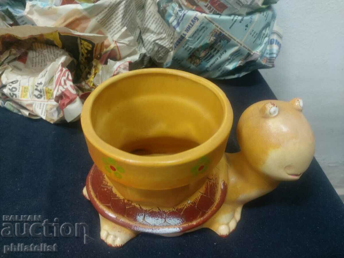 Flower pot Ceramic decor for home garden with price 15.00 BGN | € 7.67 Flower pot Ceramic decor for home garden with price 15.00 BGN | € 7.67