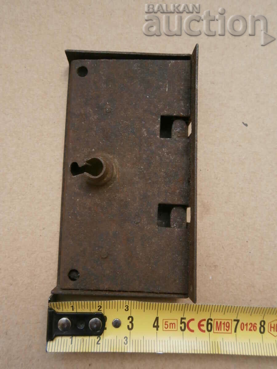 latch lock from an antique chest of drawers - 5 latch lock from an antique chest of drawers - 5