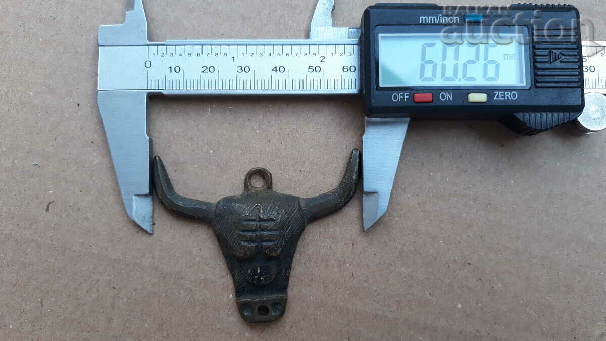 Auction antique bronze bull head amulet Auction antique bronze bull head amulet